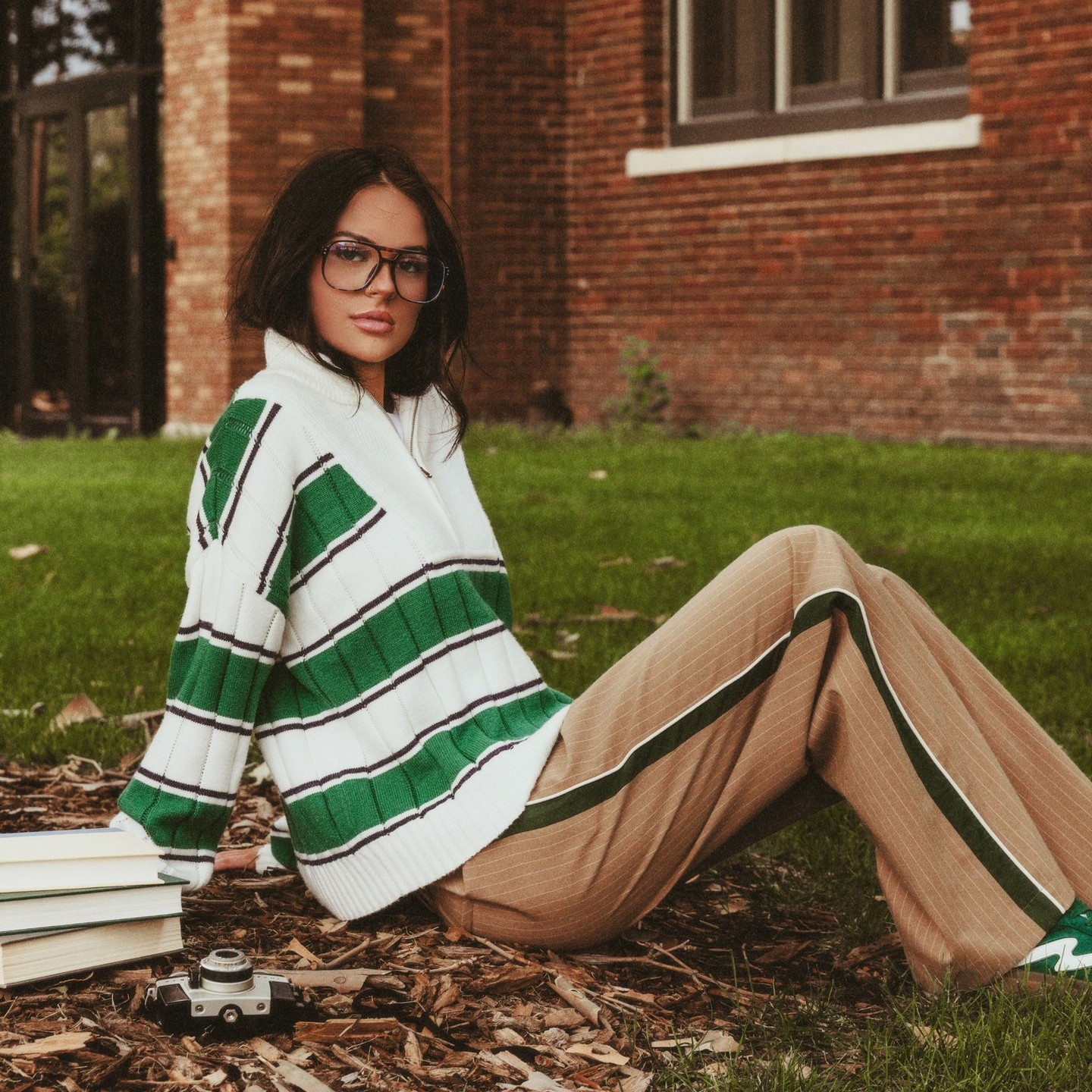 BUCKLE Buckle striped sweater and exercise pants outfit